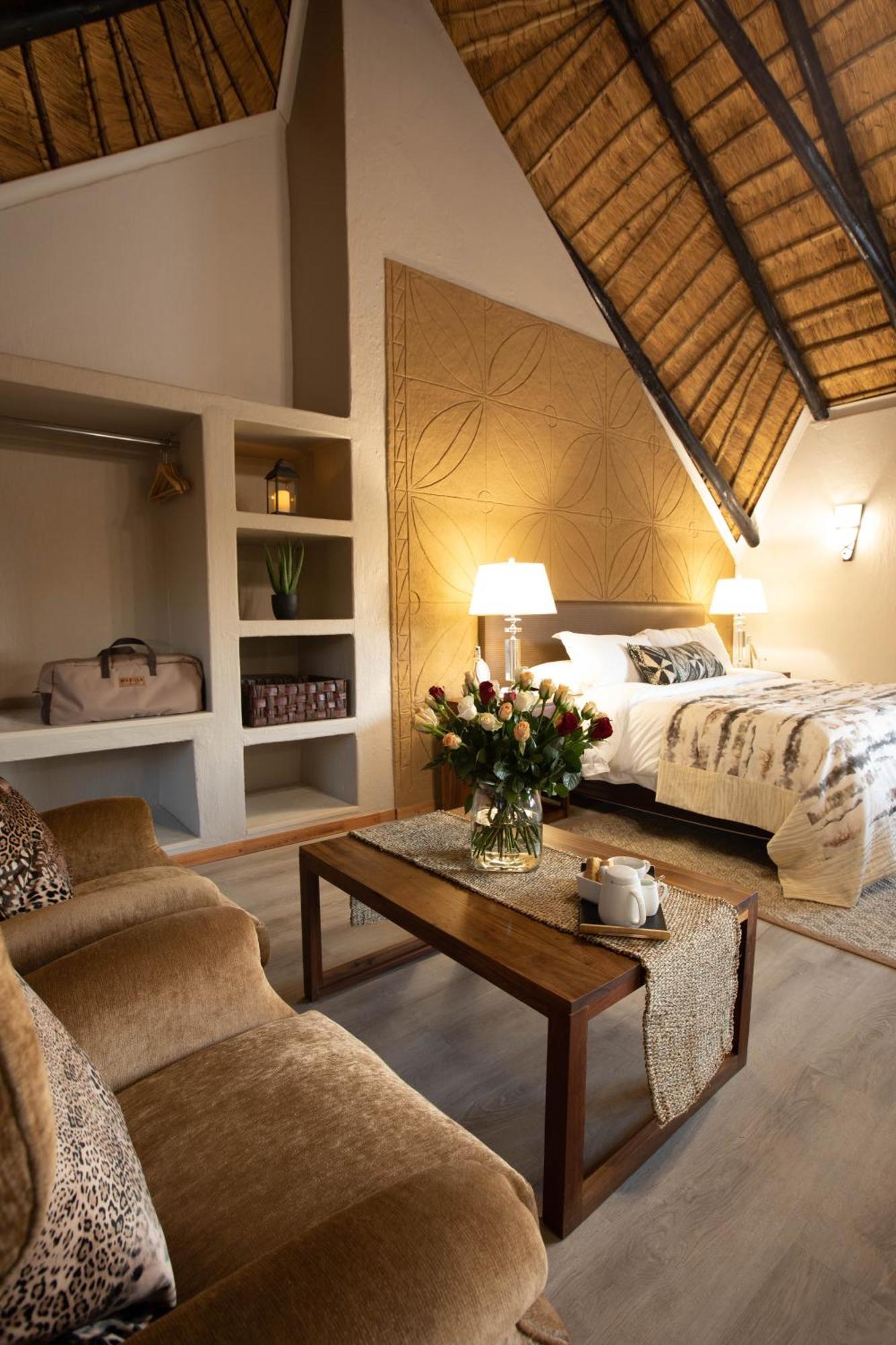 Game Lodge *